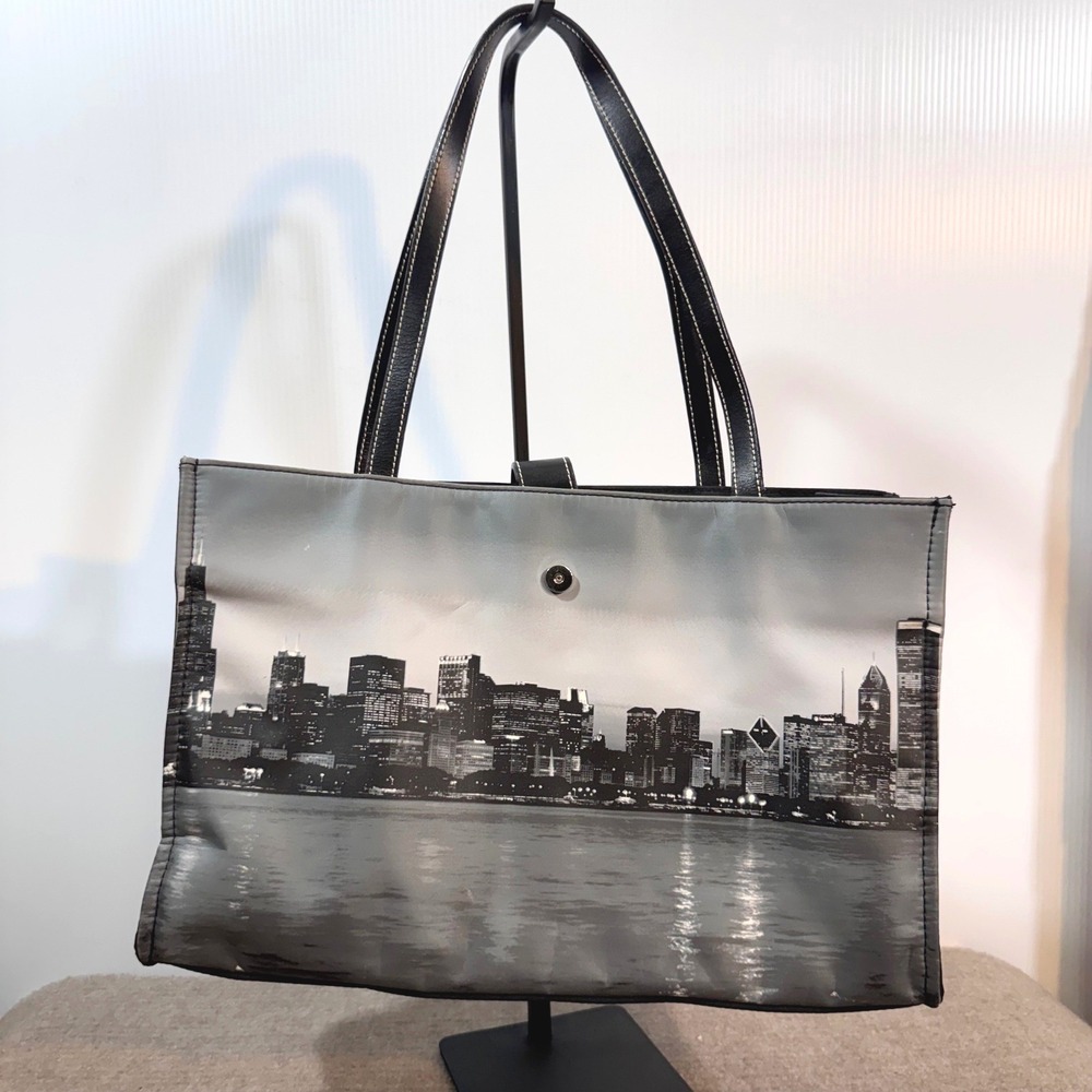 Marshall Fields Chicago Skyline Tote Bag Womens Black White Graphic Cityscape